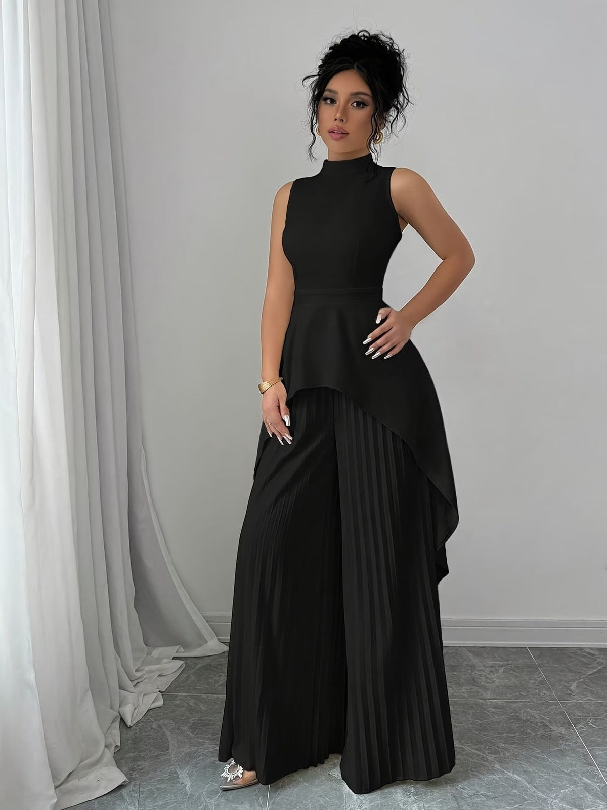 Elegant Sleeveless Stand-Collar Top & Pleated Trousers Set – Women’s Chic High-Low Two-Piece Suit