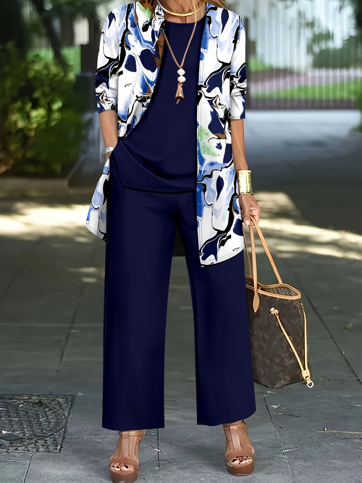 Elegant Striped Cardigan Blazer with Solid Vest & Wide-Leg Pants – Stylish 3-Piece Women’s Suit Set
